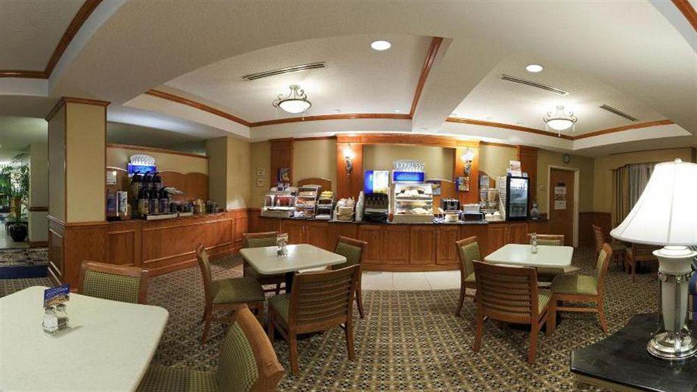 Holiday Inn Express Richmond-Brandermill-Hull Street By Ihg Экстерьер фото