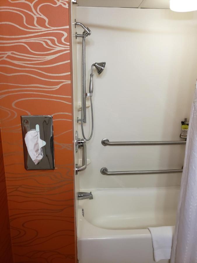 Holiday Inn Express Richmond-Brandermill-Hull Street By Ihg Экстерьер фото