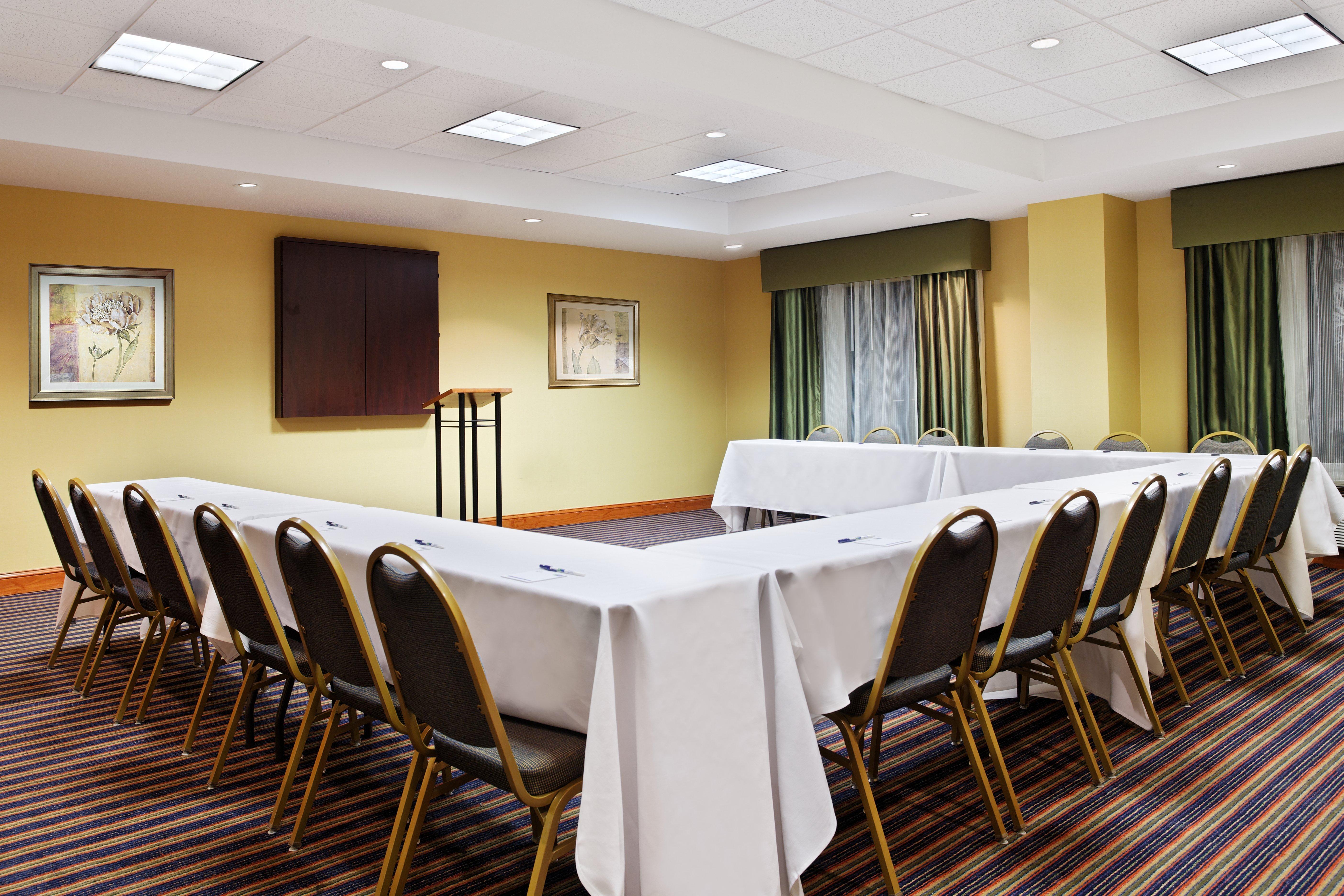 Holiday Inn Express Richmond-Brandermill-Hull Street By Ihg Экстерьер фото